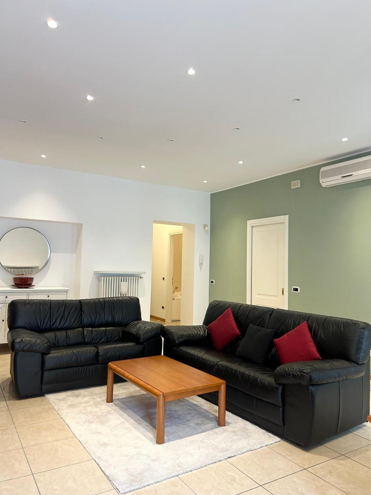 Porta Torre Como Apartment - By Relais Di Giada Екстер'єр фото